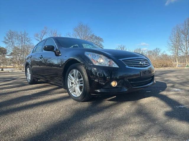 2015 INFINITI Q40 Base