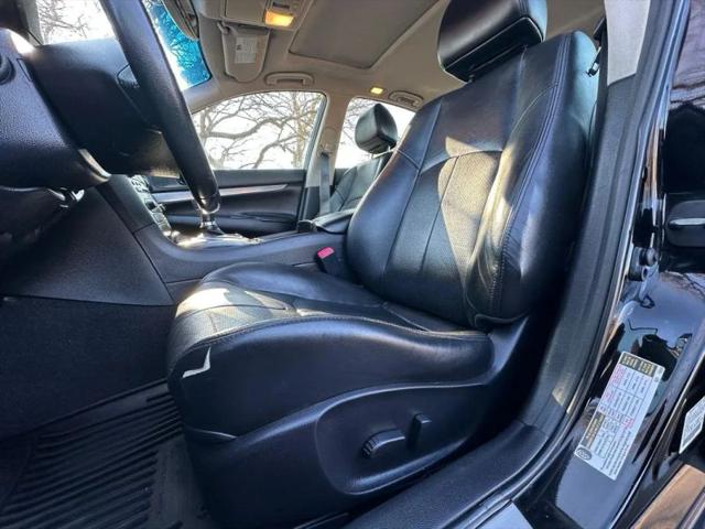 2015 INFINITI Q40 Base
