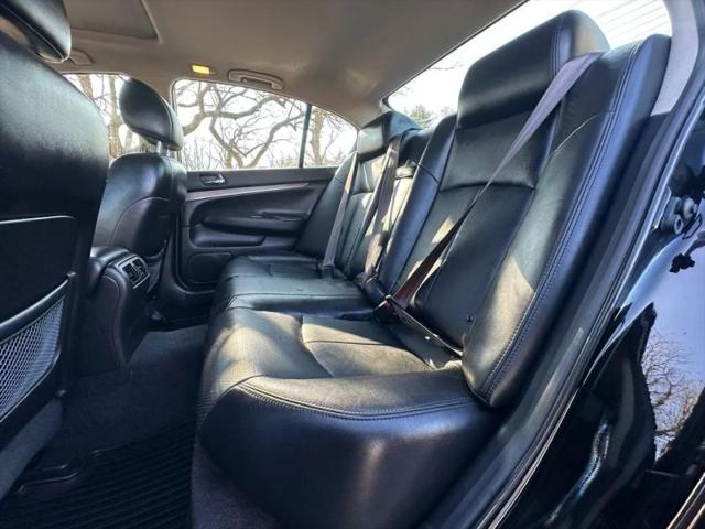 2015 INFINITI Q40 Base