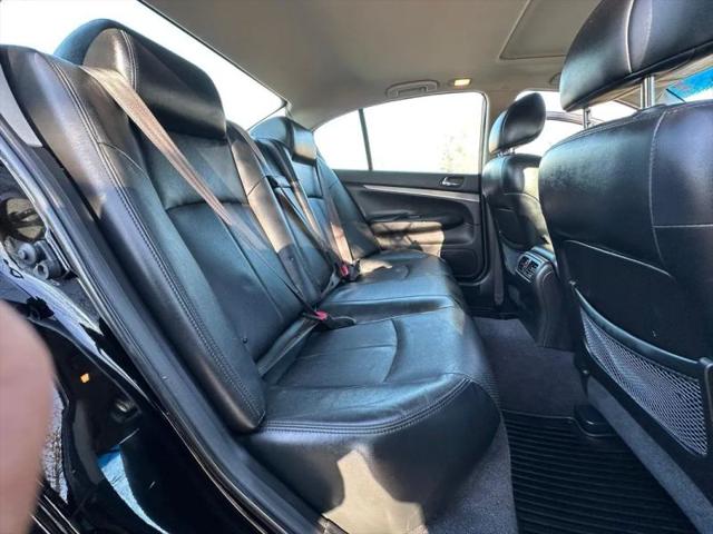 2015 INFINITI Q40 Base