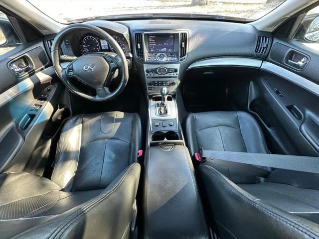 2015 INFINITI Q40 Base