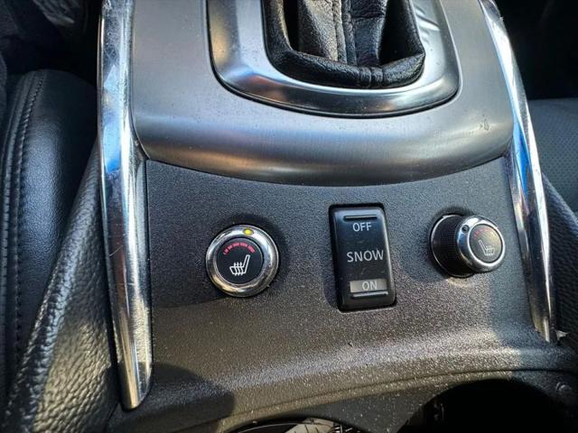 2015 INFINITI Q40 Base