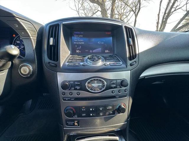 2015 INFINITI Q40 Base