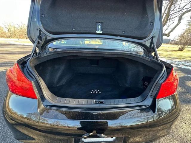 2015 INFINITI Q40 Base
