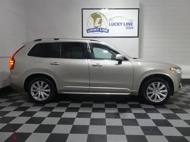 2017 Volvo XC90 T6 Momentum
