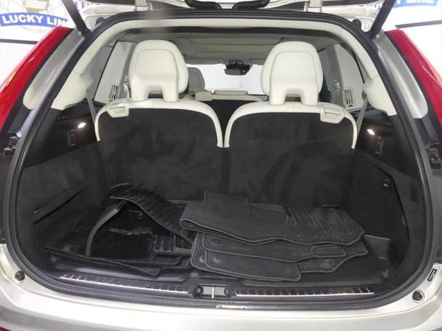 2017 Volvo XC90 T6 Momentum