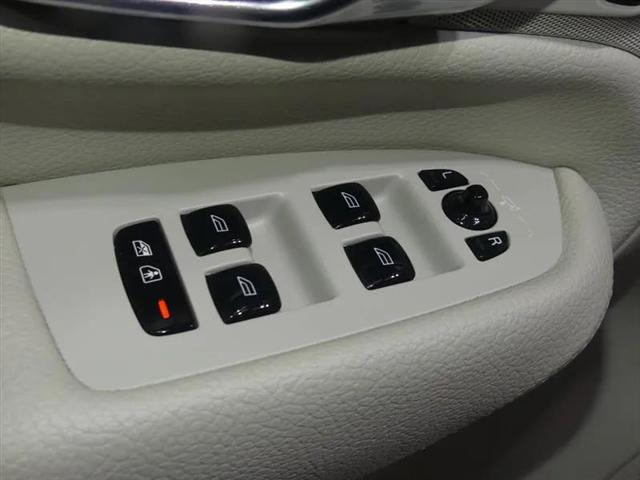 2017 Volvo XC90 T6 Momentum