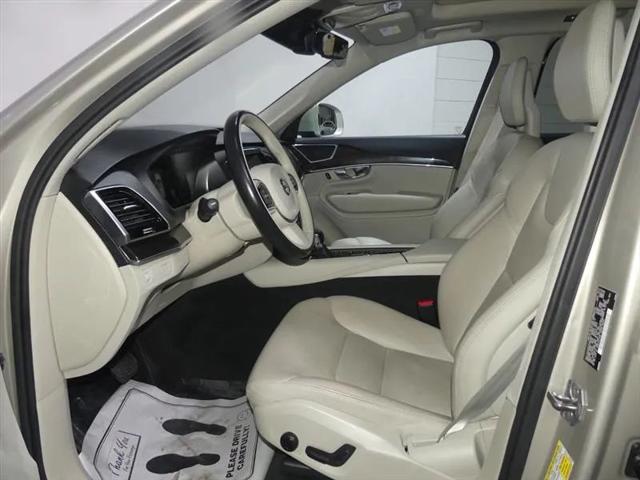 2017 Volvo XC90 T6 Momentum