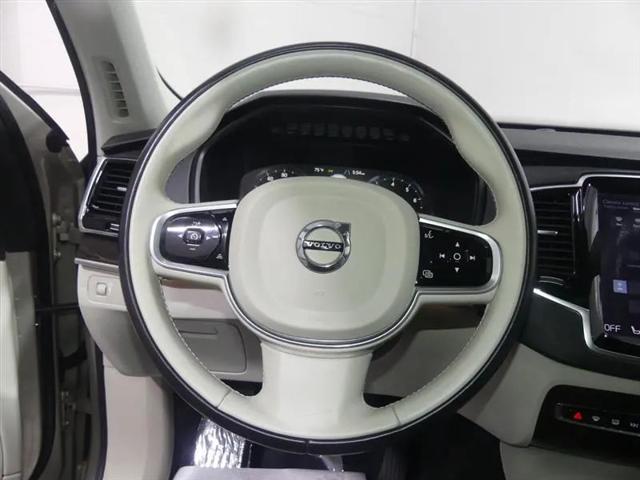2017 Volvo XC90 T6 Momentum