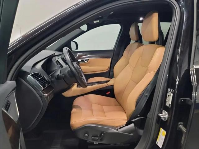 2016 Volvo XC90 T6 Momentum