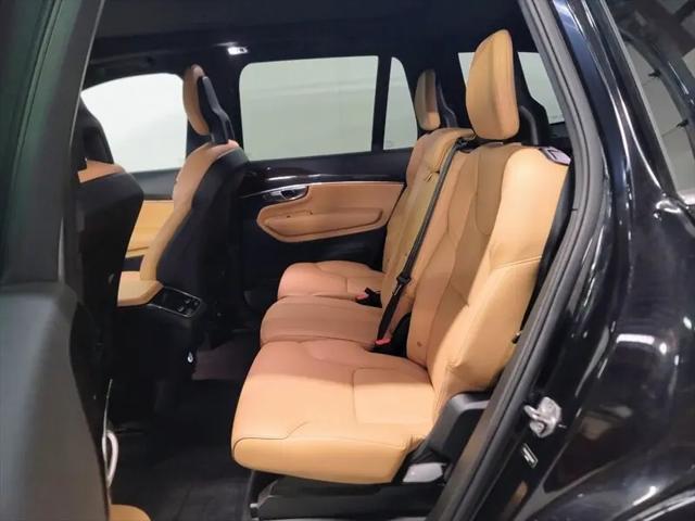2016 Volvo XC90 T6 Momentum