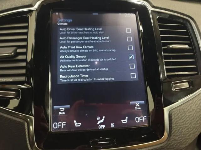 2016 Volvo XC90 T6 Momentum