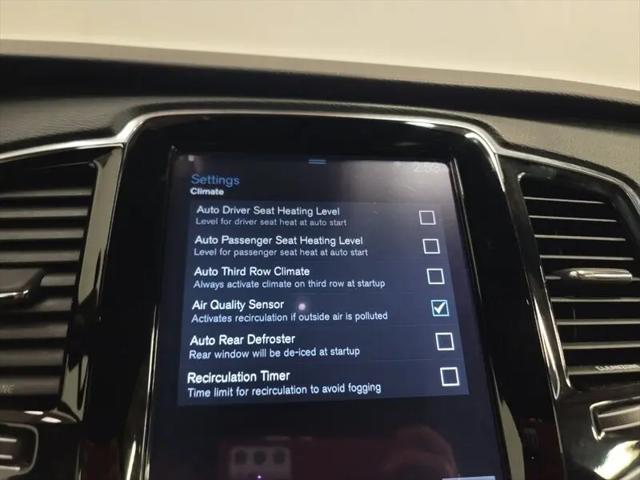 2016 Volvo XC90 T6 Momentum