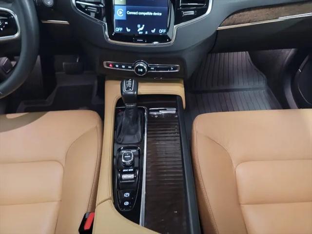 2016 Volvo XC90 T6 Momentum