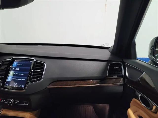 2016 Volvo XC90 T6 Momentum