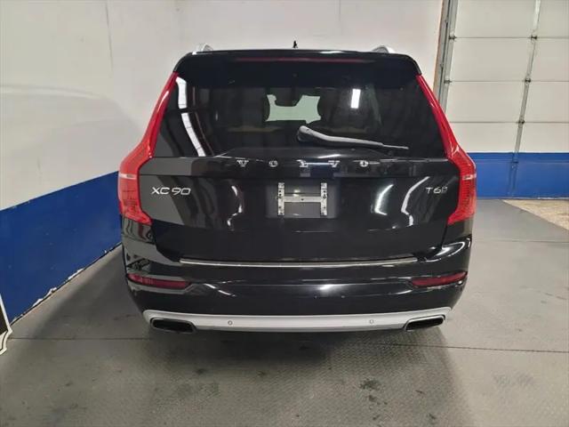 2016 Volvo XC90 T6 Momentum