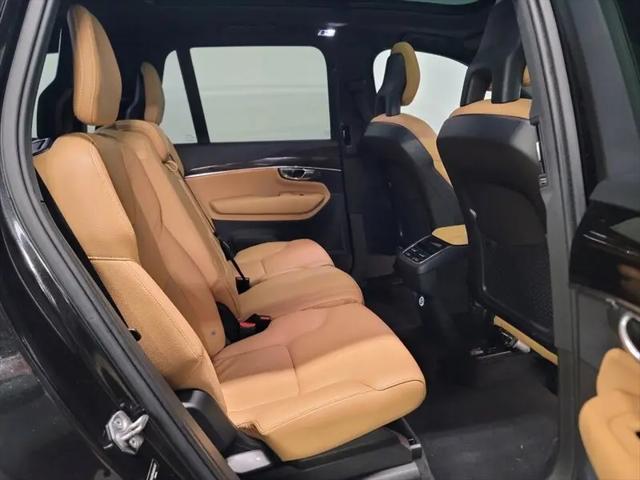 2016 Volvo XC90 T6 Momentum