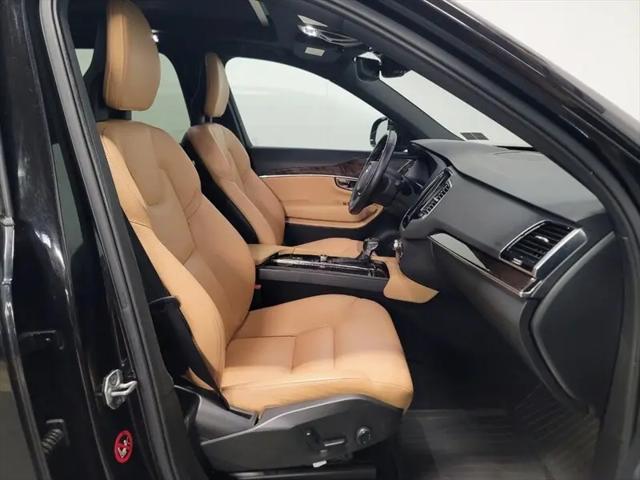 2016 Volvo XC90 T6 Momentum