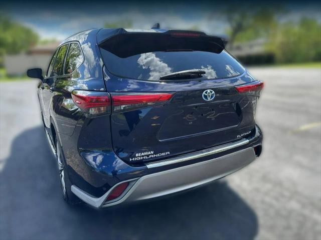 2021 Toyota Highlander Hybrid Platinum