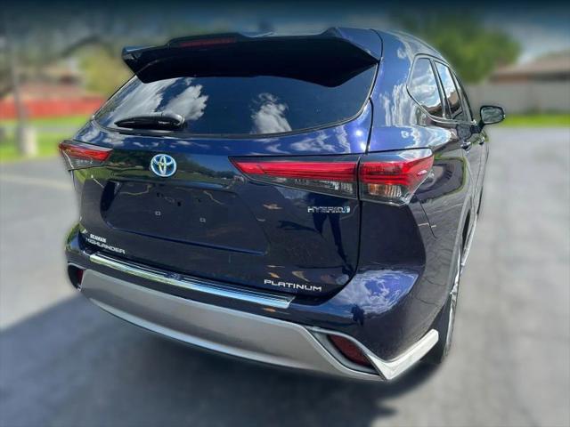 2021 Toyota Highlander Hybrid Platinum