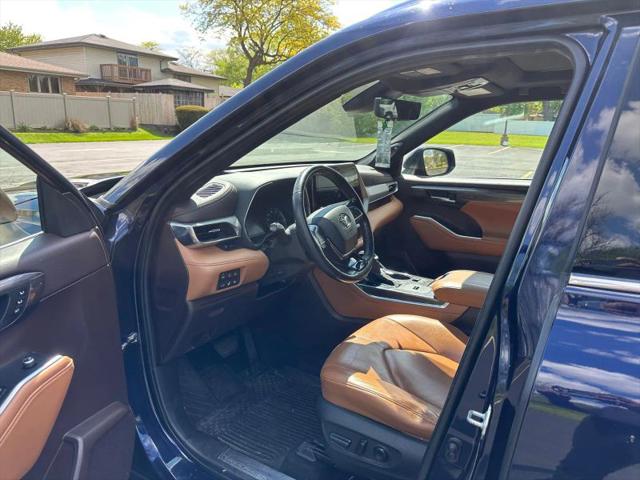 2021 Toyota Highlander Hybrid Platinum