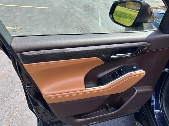 2021 Toyota Highlander Hybrid Platinum