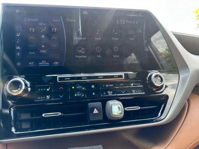 2021 Toyota Highlander Hybrid Platinum