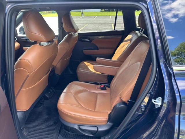2021 Toyota Highlander Hybrid Platinum