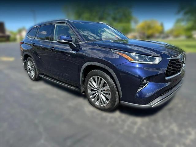 2021 Toyota Highlander Hybrid Platinum