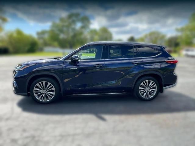 2021 Toyota Highlander Hybrid Platinum