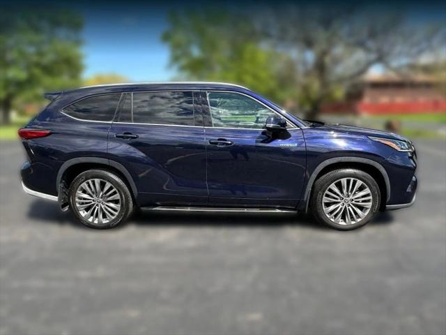 2021 Toyota Highlander Hybrid Platinum