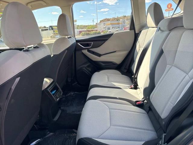 2023 Subaru Forester Base