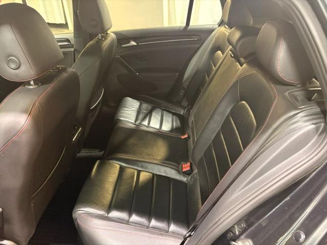 2015 Volkswagen Golf GTI 2.0T SE 4-Door