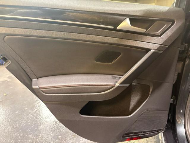 2015 Volkswagen Golf GTI 2.0T SE 4-Door
