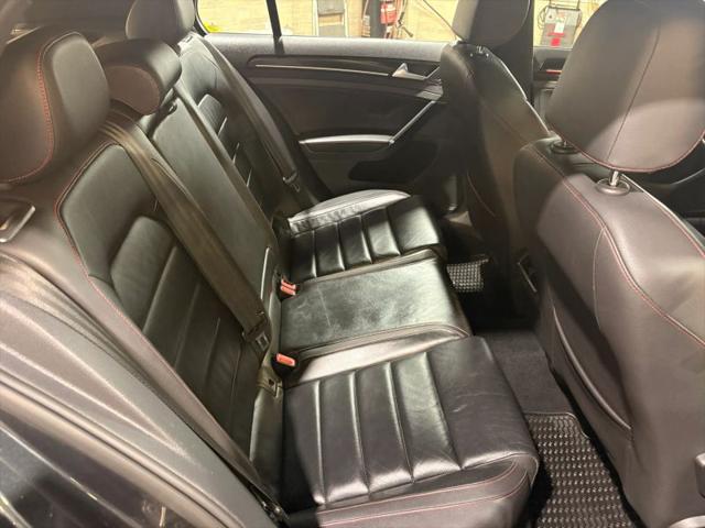 2015 Volkswagen Golf GTI 2.0T SE 4-Door