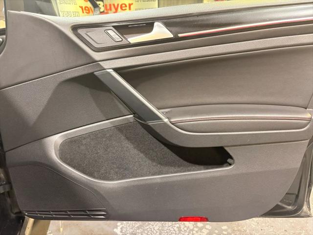 2015 Volkswagen Golf GTI 2.0T SE 4-Door