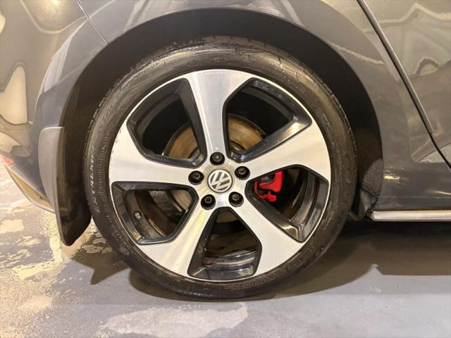 2015 Volkswagen Golf GTI 2.0T SE 4-Door