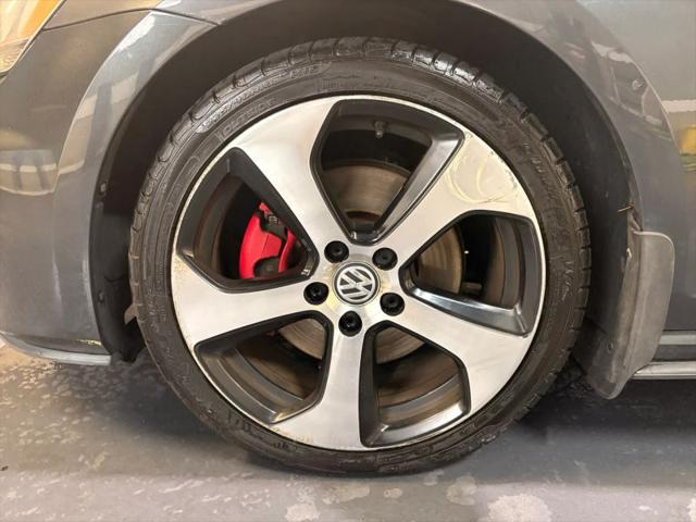 2015 Volkswagen Golf GTI 2.0T SE 4-Door