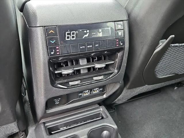 2023 Jeep Grand Cherokee L Overland 4x2
