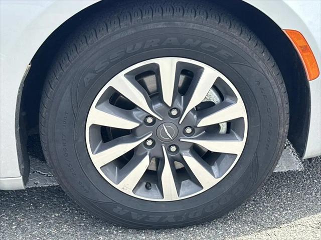 2023 Chrysler Pacifica Hybrid Touring L