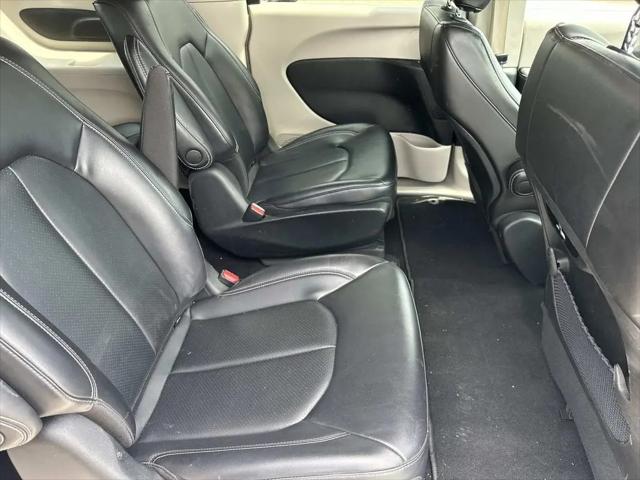 2023 Chrysler Pacifica Hybrid Touring L