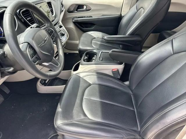2023 Chrysler Pacifica Hybrid Touring L