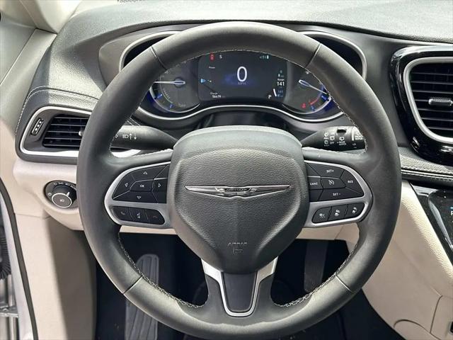 2023 Chrysler Pacifica Hybrid Touring L