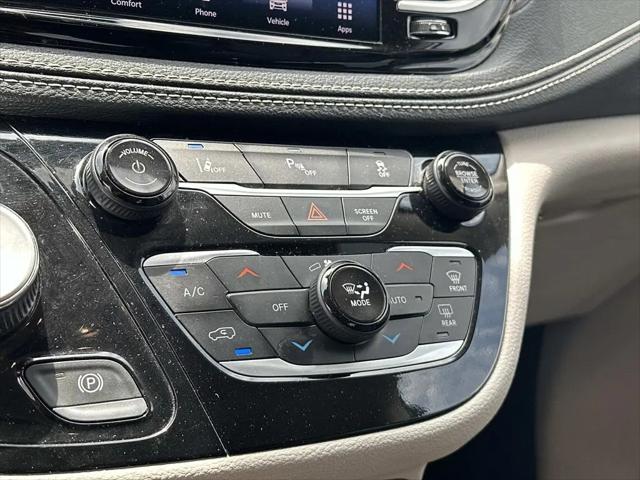 2023 Chrysler Pacifica Hybrid Touring L