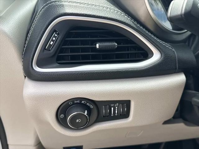 2023 Chrysler Pacifica Hybrid Touring L