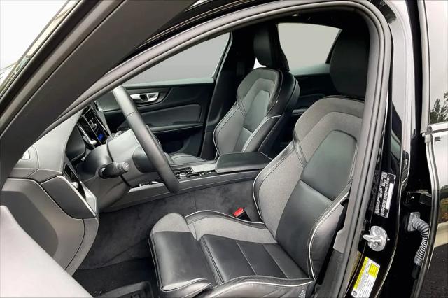 2023 Volvo S60 B5 Ultimate Black Edition
