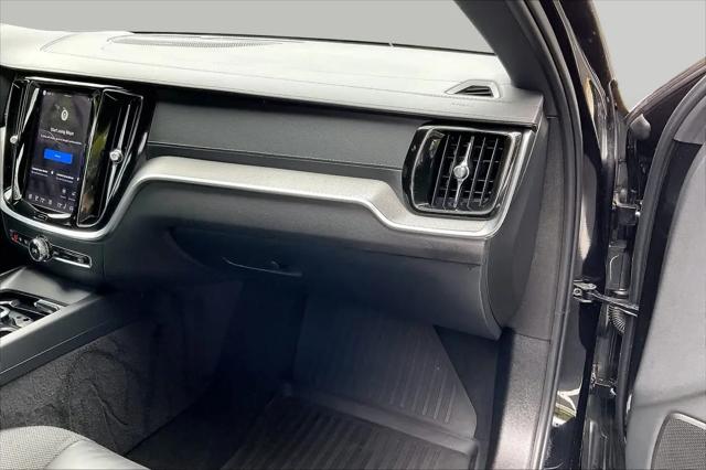 2023 Volvo S60 B5 Ultimate Black Edition