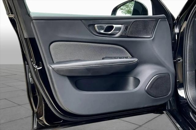 2023 Volvo S60 B5 Ultimate Black Edition