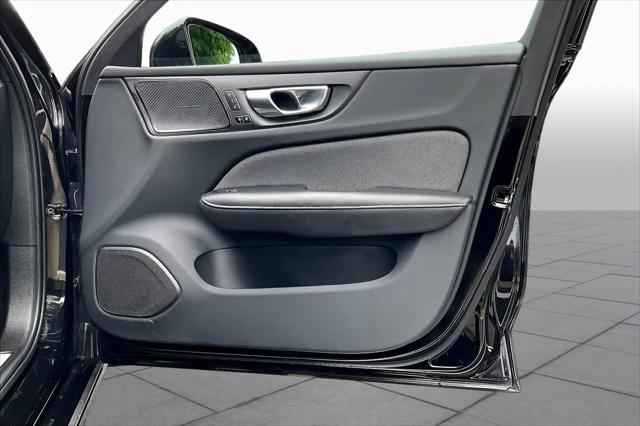 2023 Volvo S60 B5 Ultimate Black Edition