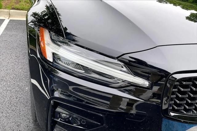 2023 Volvo S60 B5 Ultimate Black Edition